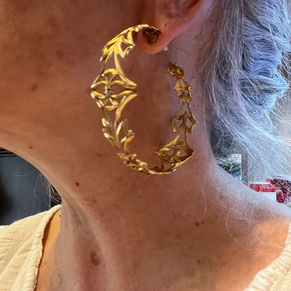 Virgen Saints & Angels gold hoops - Picture 1 of 4